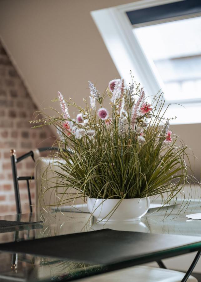 Amazing 2 Rooms Design Apartement Loft Ieper Luaran gambar